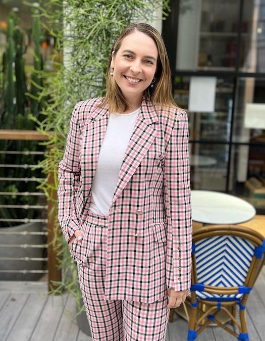 Leigh from Brisbane praises GlamCorner for changing her shopping habits with dress rentals.